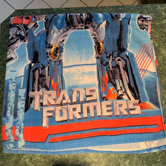 2008 transformers Optimus Prime Beach Towel - Picture 3 of 4